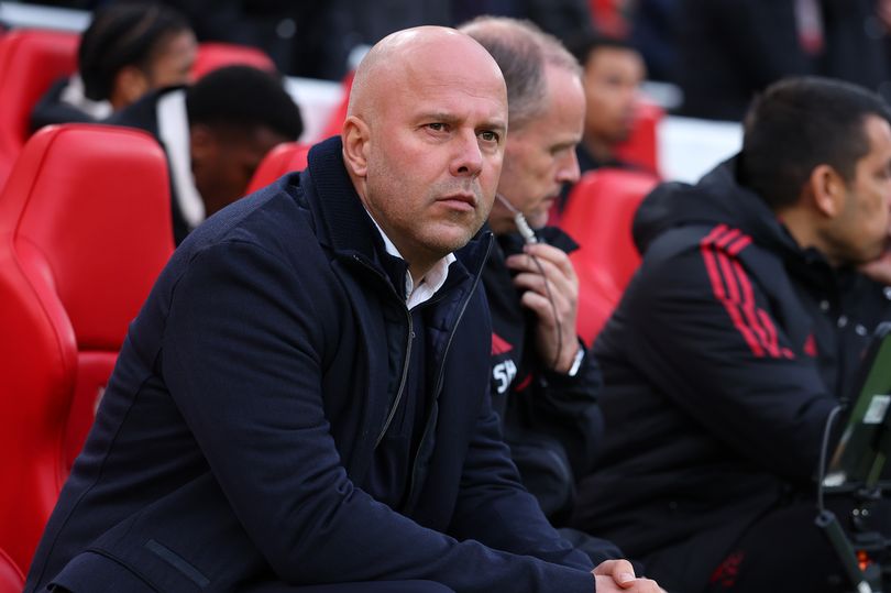 La presión sobre Arne Slot es inevitable, pero el Liverpool ya conoce al mejor hombre para el puesto