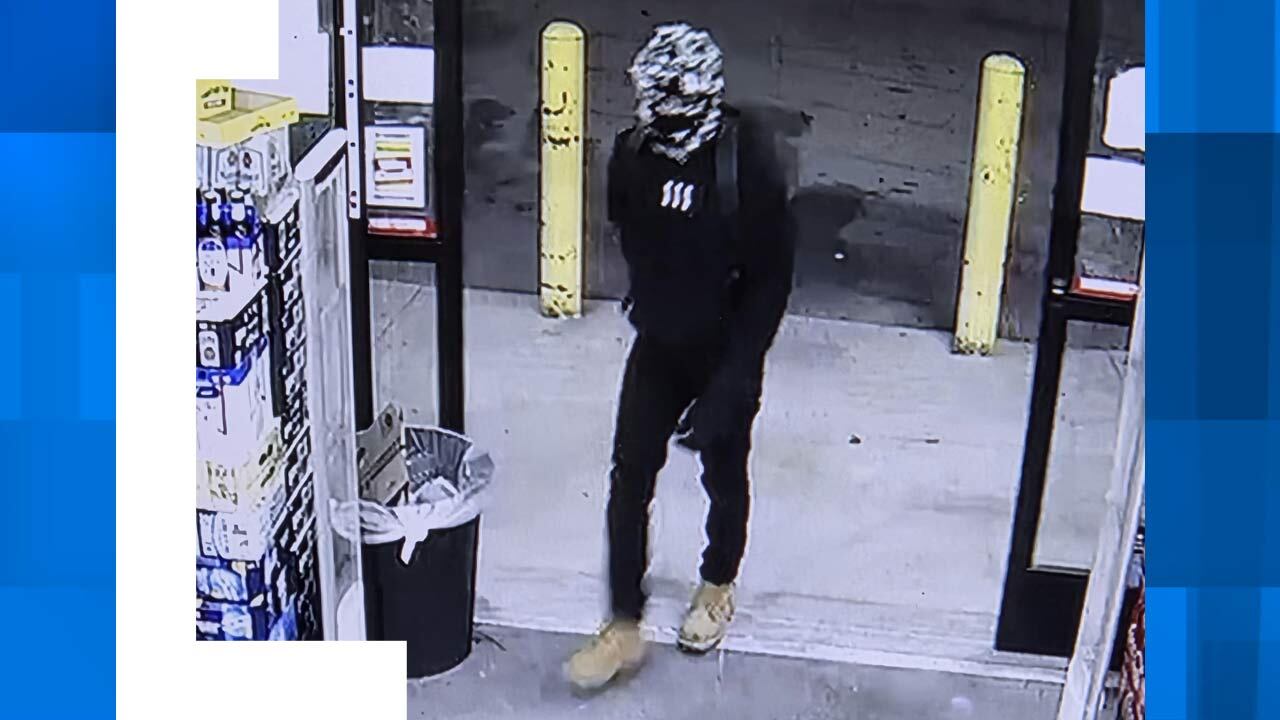 Colleton County deputies search for man who robbed Dollar General in Ruffin
