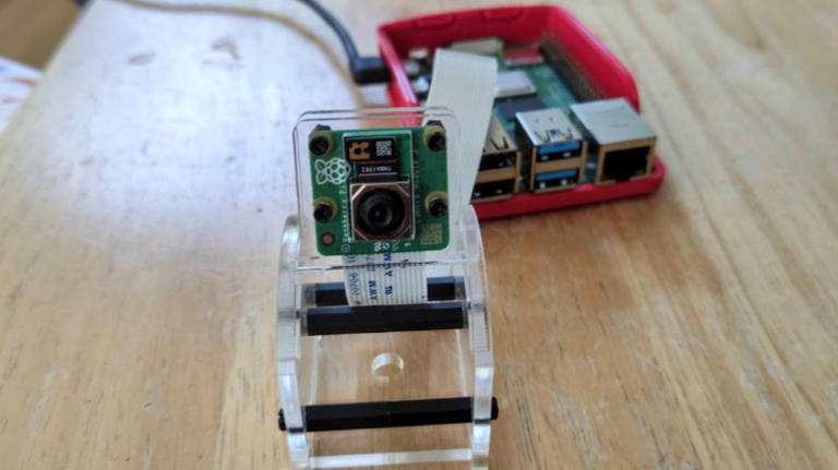 8 Best Raspberry Pi Projects For Beginners