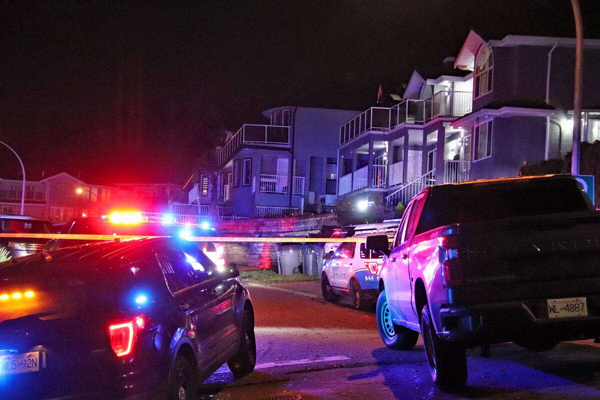 1 woman injured after shots fired at Surrey, B.C., home: police