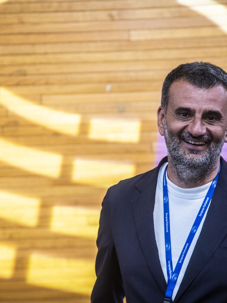 In Puglia vince il grande favorito della vigilia Antonio Decaro