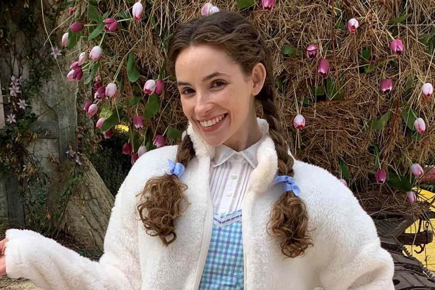 Dorothy y Bethany Weaver de “Wicked: For Good” rompen el silencio sobre la “experiencia que les cambió la vida” y comparten fotos del set.