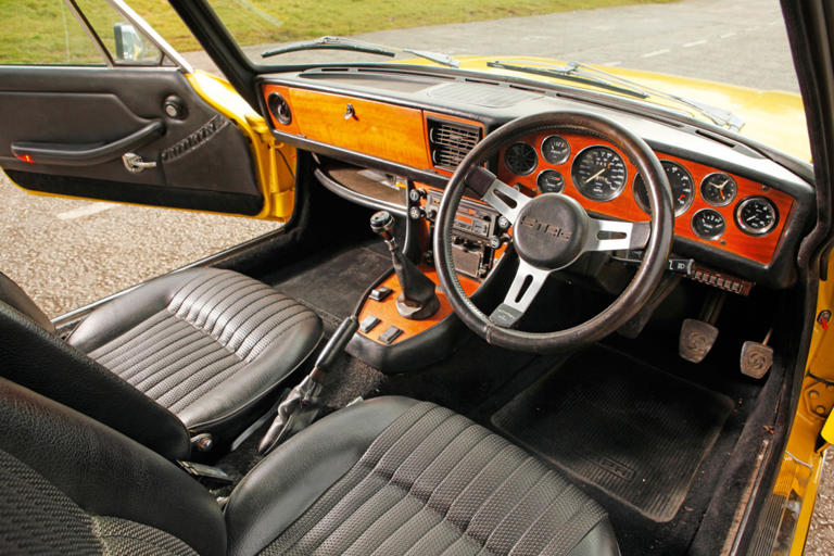 MGB GT V8 vs Triumph Stag: in-house rivals