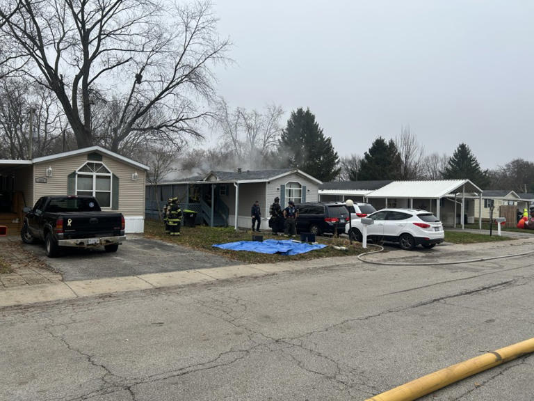 Urbana mobile home damaged by Monday morning fire