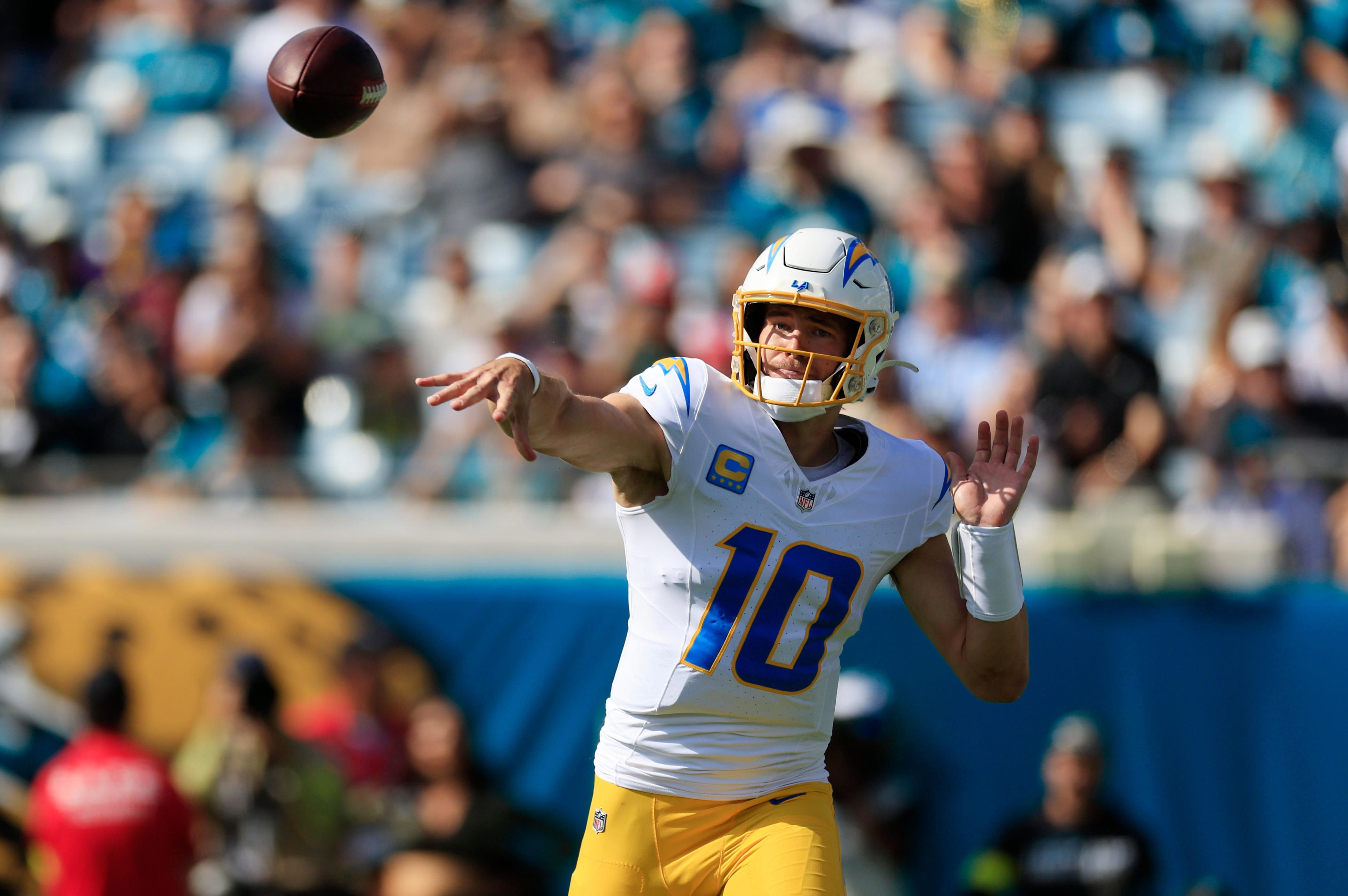 las-vegas-raiders-vs-los-angeles-chargers-picks-predictions-odds-for