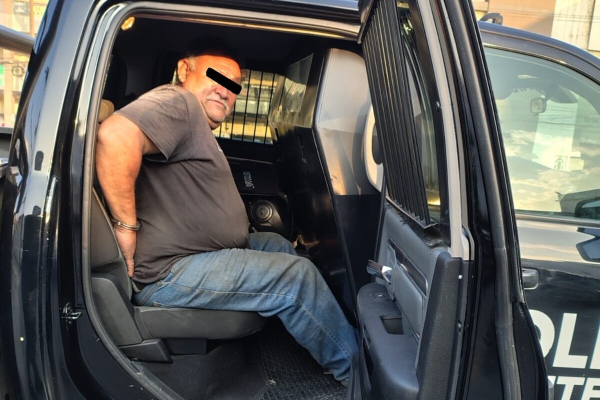Detienen a hombre que manejaba tráiler con reporte de robo en Monterrey