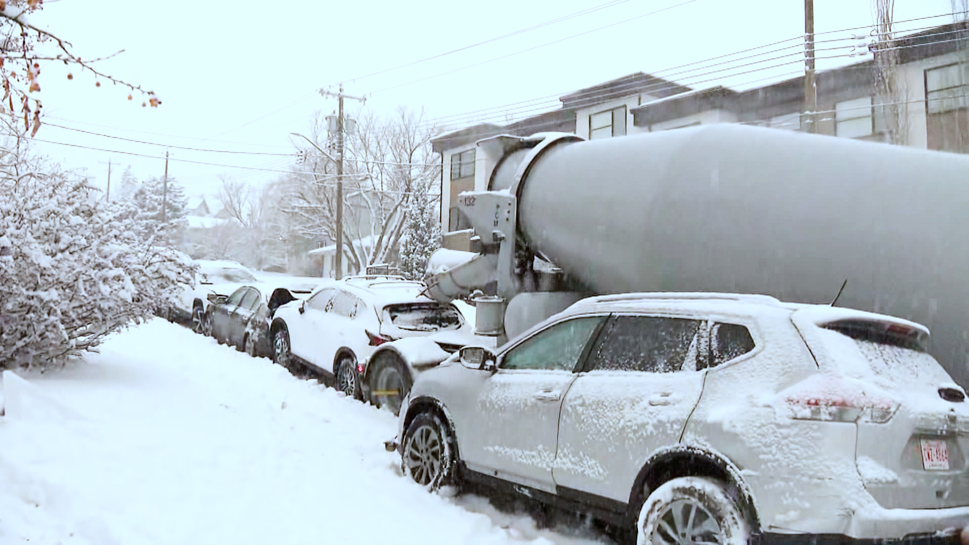 Heavy snow causes chaos on the roads in southern Alberta
