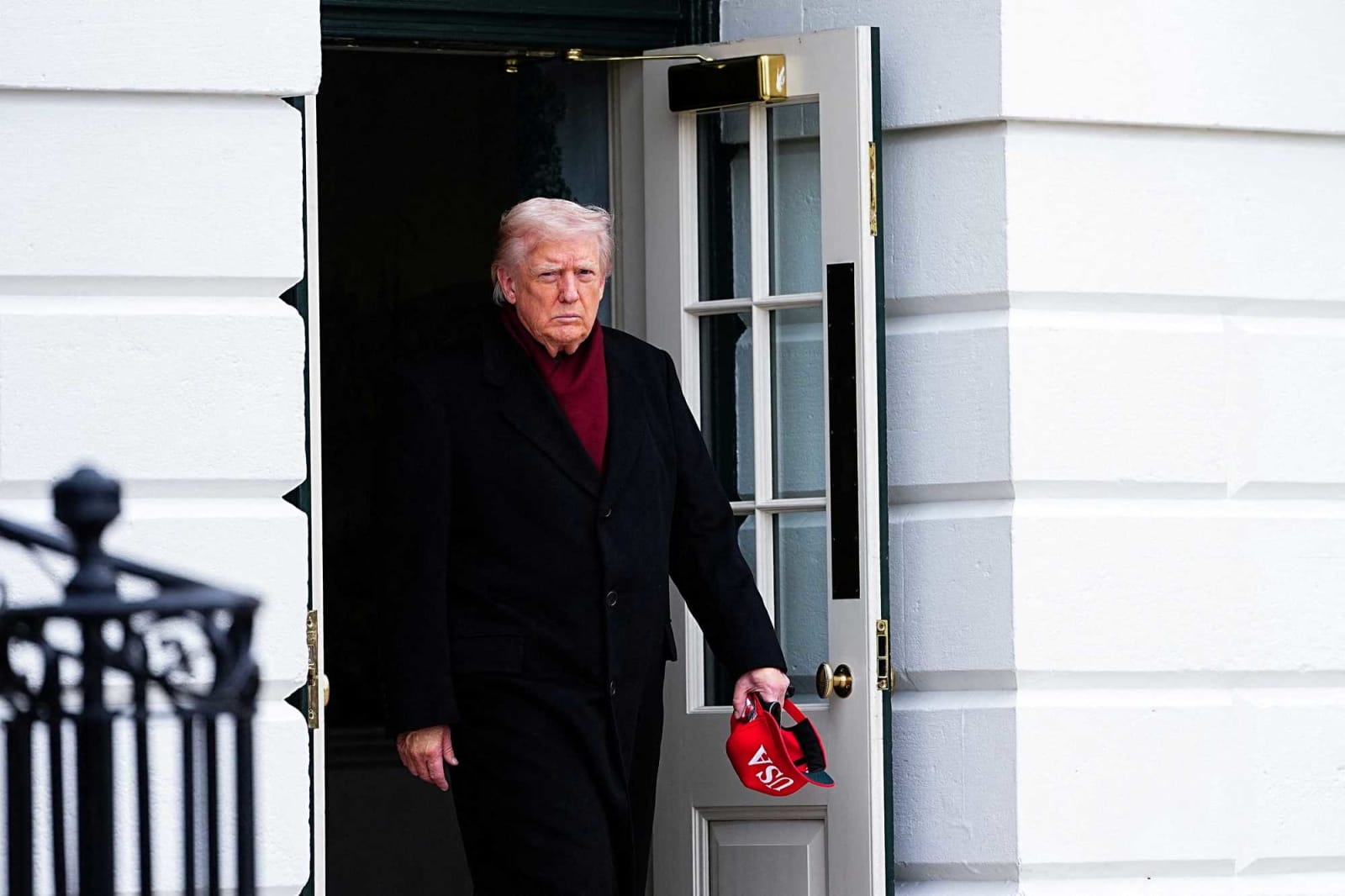 Strategist in awe as Trump falls into Democrats' trap