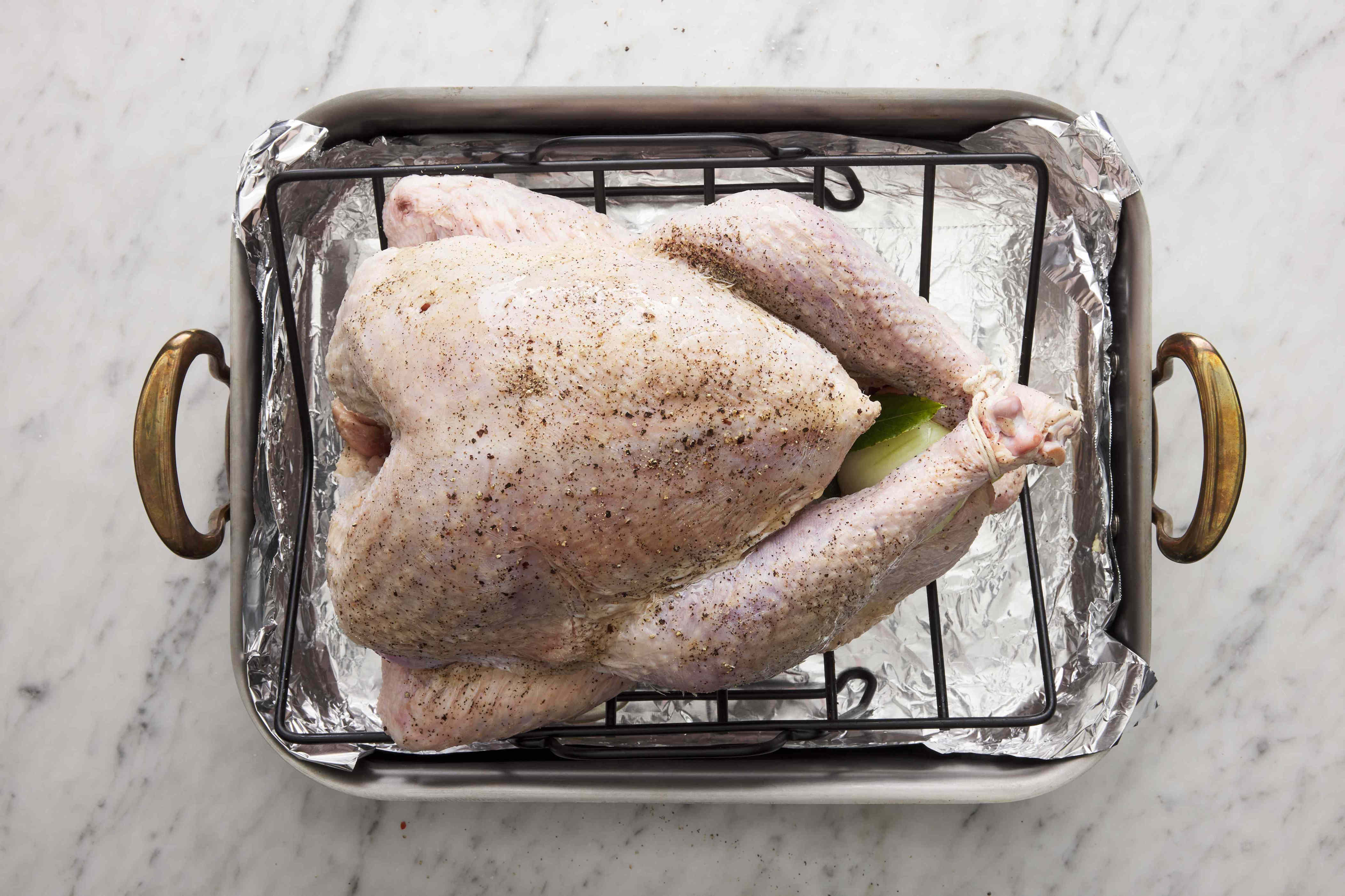 What To Cook A Turkey In If You Don't Have A Roasting Pan
