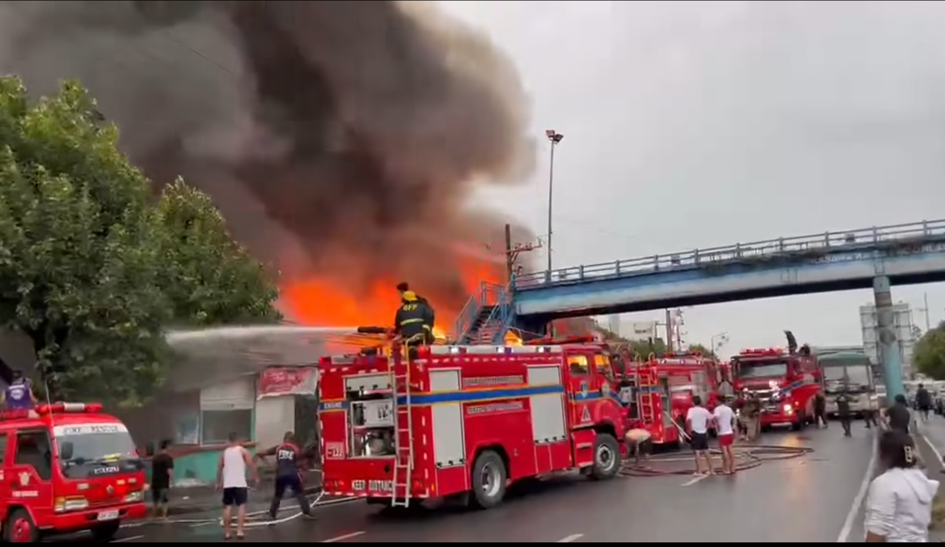 Fire hits Quezon City residential area