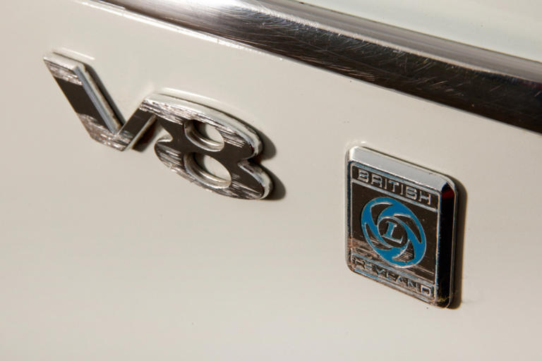 MGB GT V8 vs Triumph Stag: in-house rivals