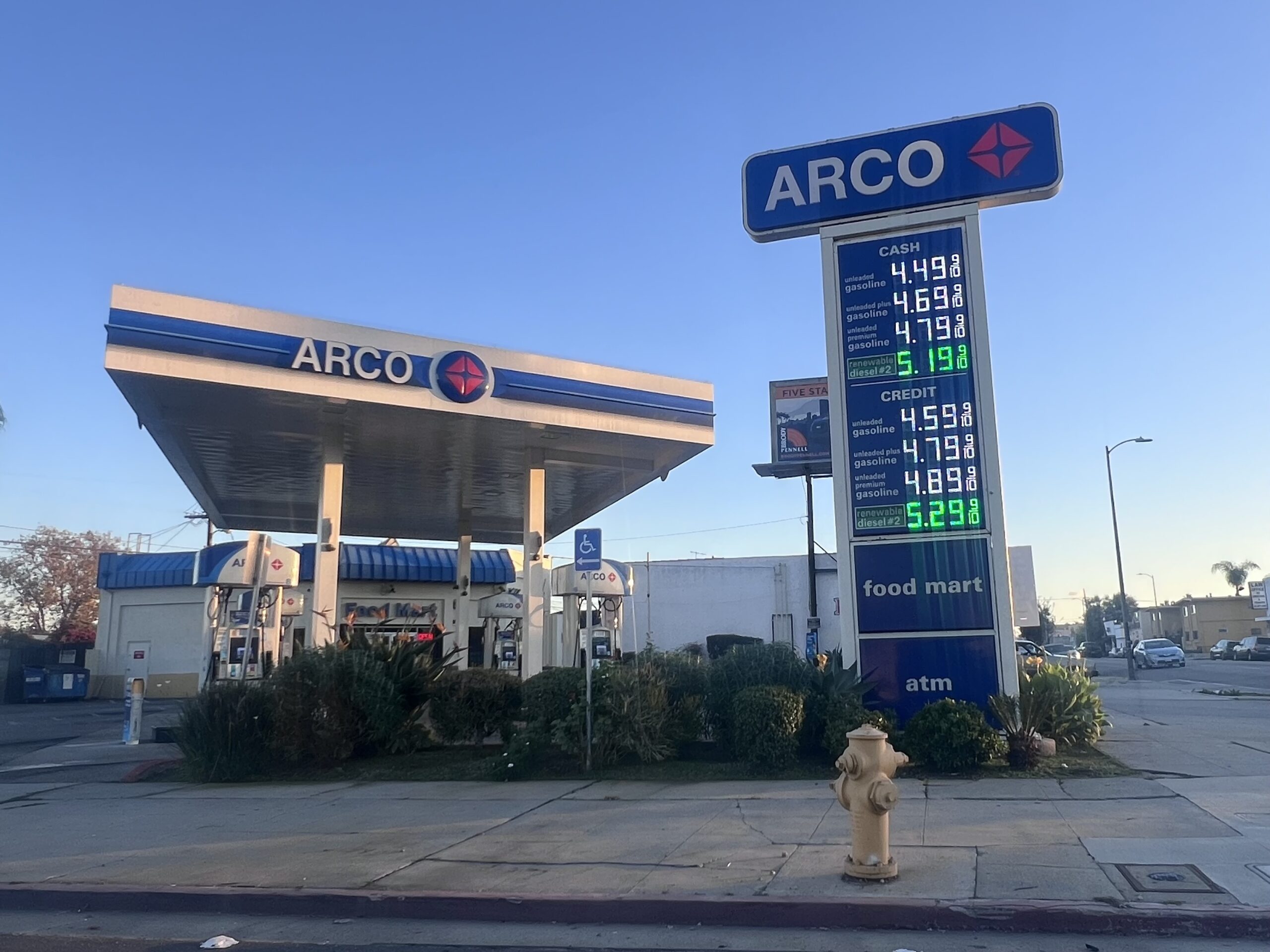 SoCal gas prices going DOWN