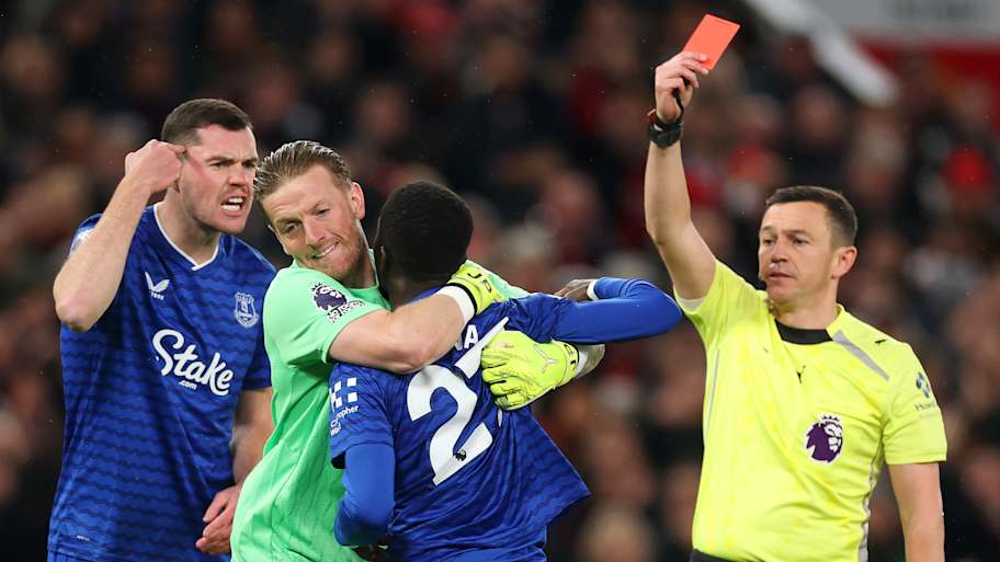Man Utd vs. Everton Yields One of the Most Bizarre Red Cards Ever