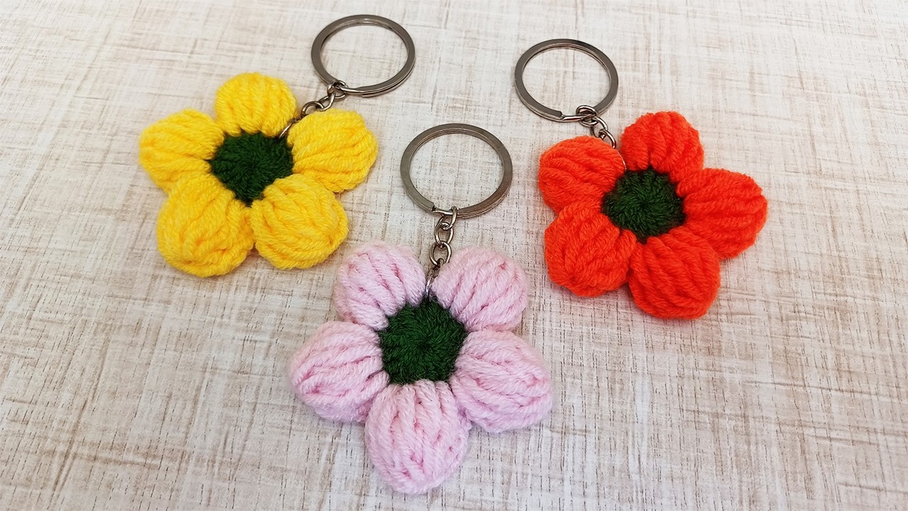 Easy Flower Keychain Crochet Pattern for Beginners