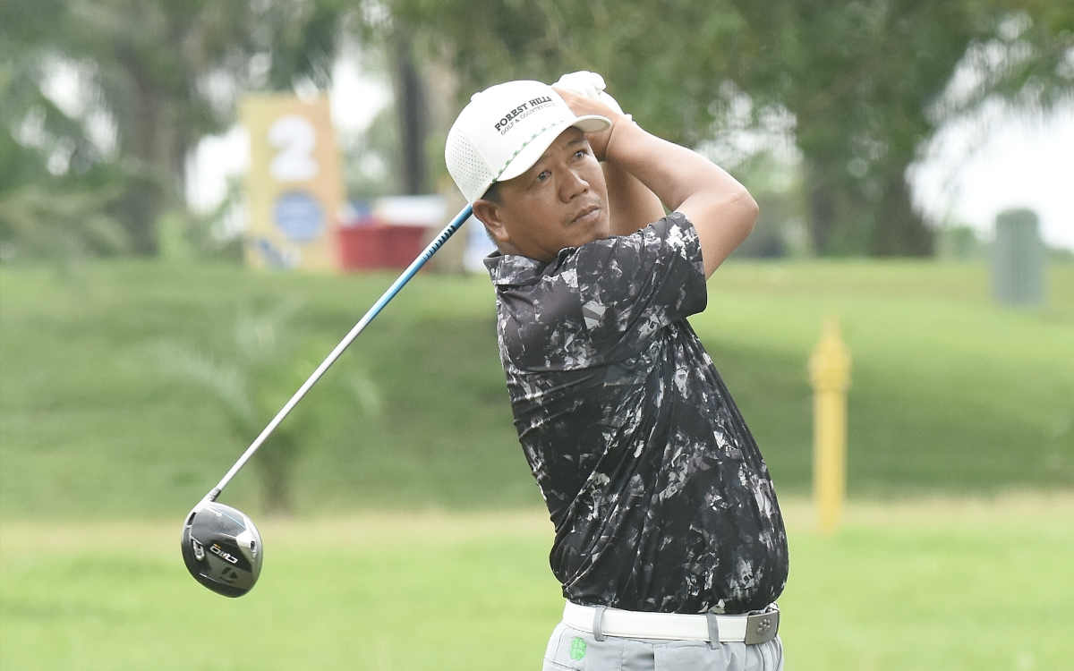 Garalde stuns Concepcion in rain-soaked masterclass; Que cruises