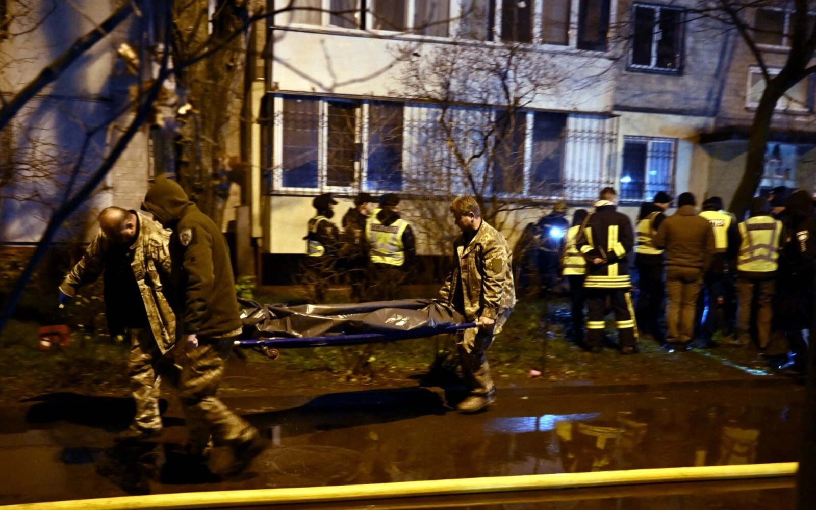 Russian strikes kill 3 in Ukraine despite ceasefire
