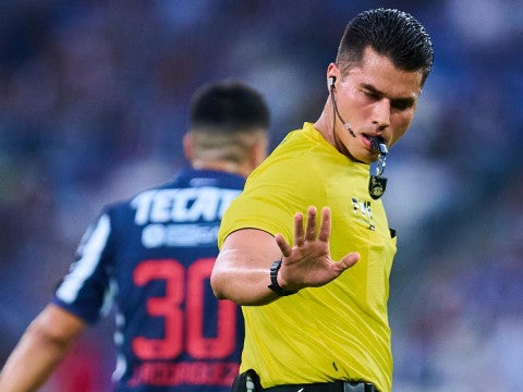Guillermo Pacheco será el árbitro del Chivas Vs Cruz Azul a disputarse en el Estadio Akron. (Mexsport).