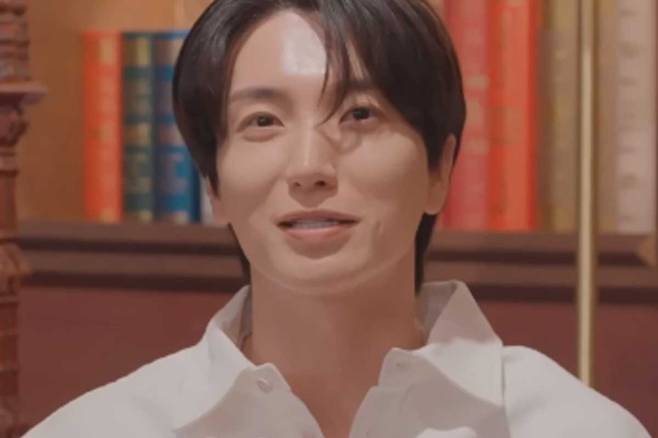 SUPER JUNIOR・イトゥク、練習生時代に歌手に告白→事務所に反省文を5枚提出