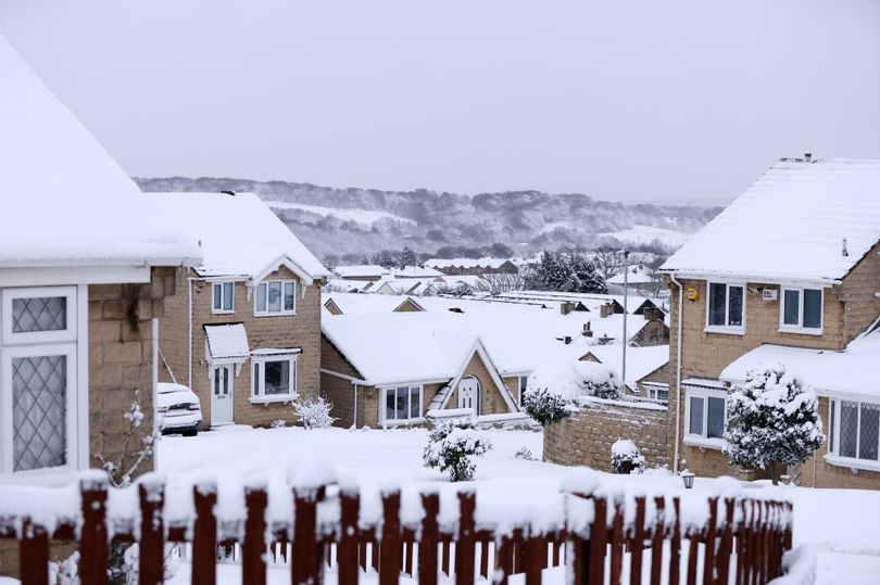 Met Eireann issue new warning as snow hitting nine counties