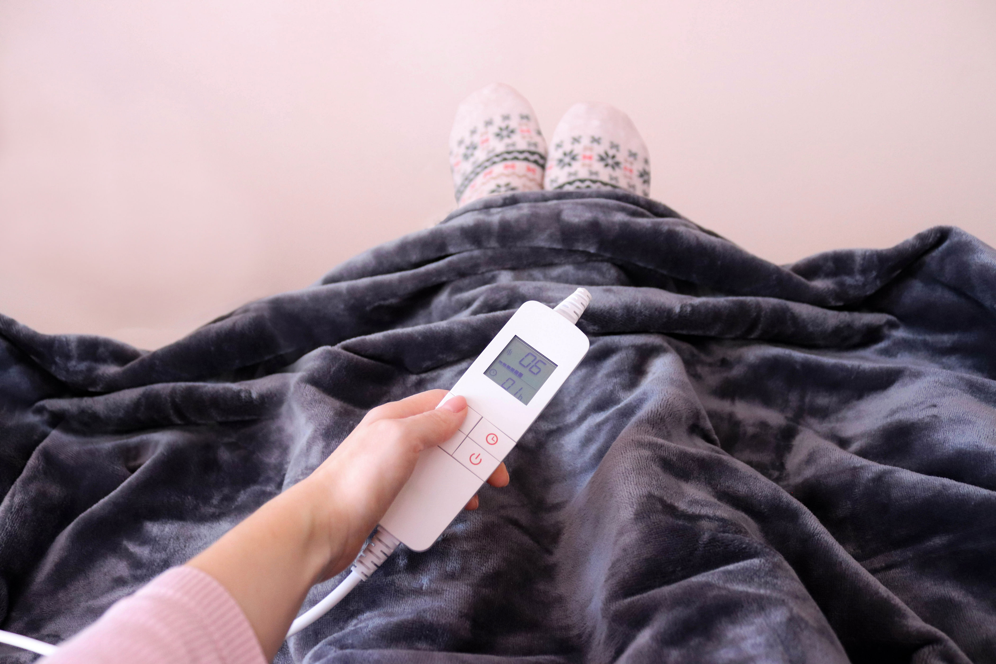 Most people wash electric blankets wrong. Here are 4 things experts say ...