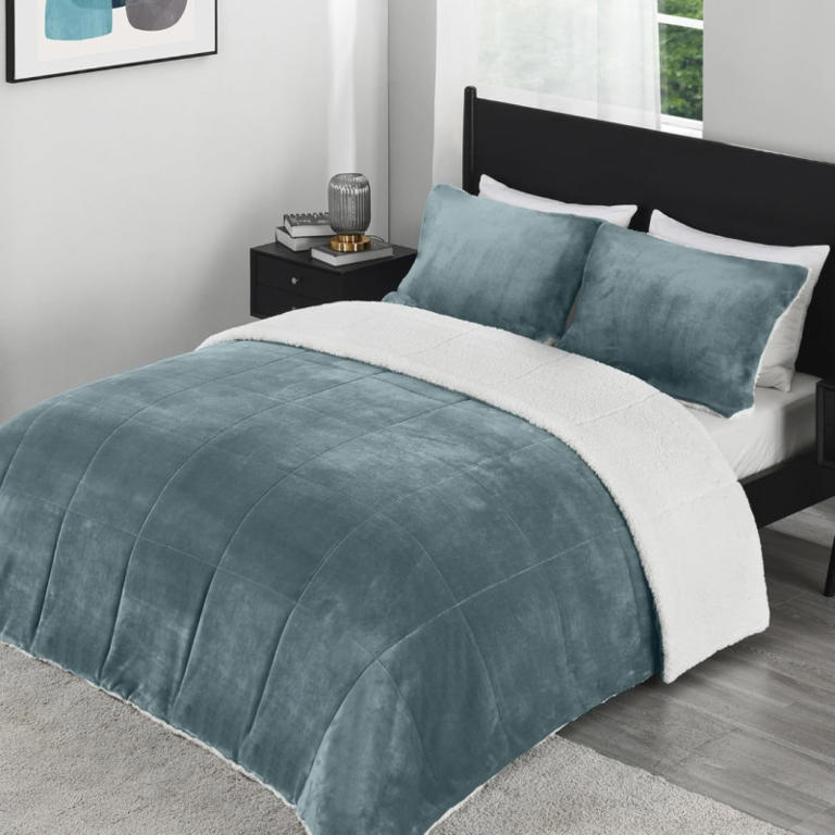 Amazon Is Selling a $38 3-Piece Sherpa Comforter Set That 'Feels Like ...