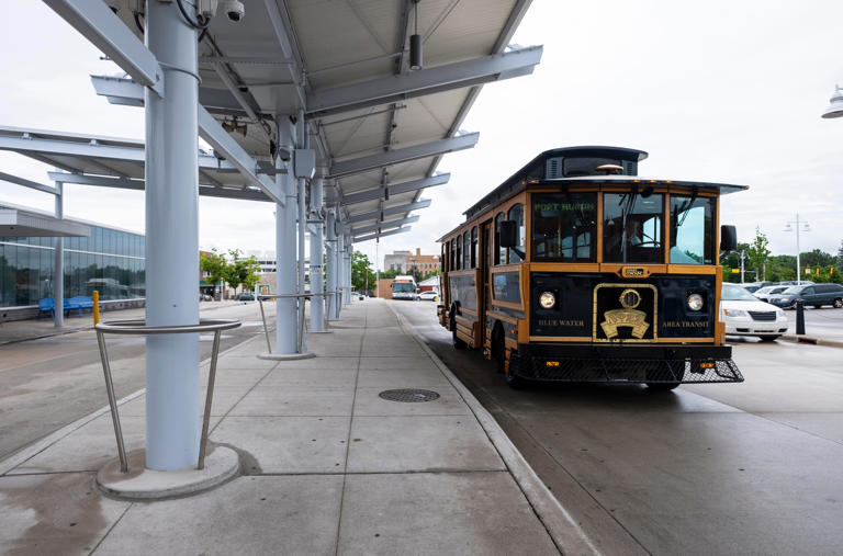 Free Santa Shuttle brings trolley rides and treats Dec. 2 in Port Huron