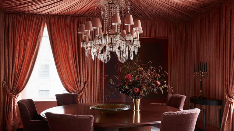 The Dos and Don'ts When It Comes to This Dramatic Drapery Trend