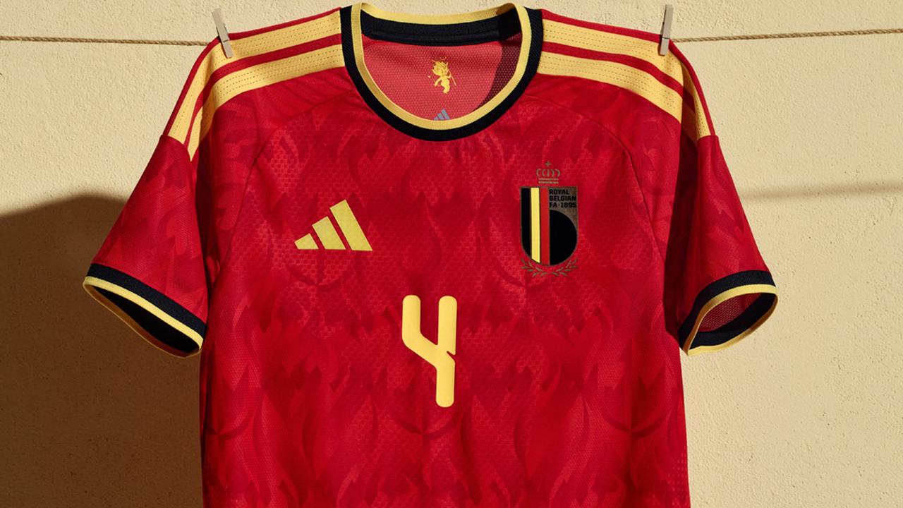 ベルギー代表、2026W杯ユニフォーム登場！“悪魔ロゴ”は「小便小僧」へ