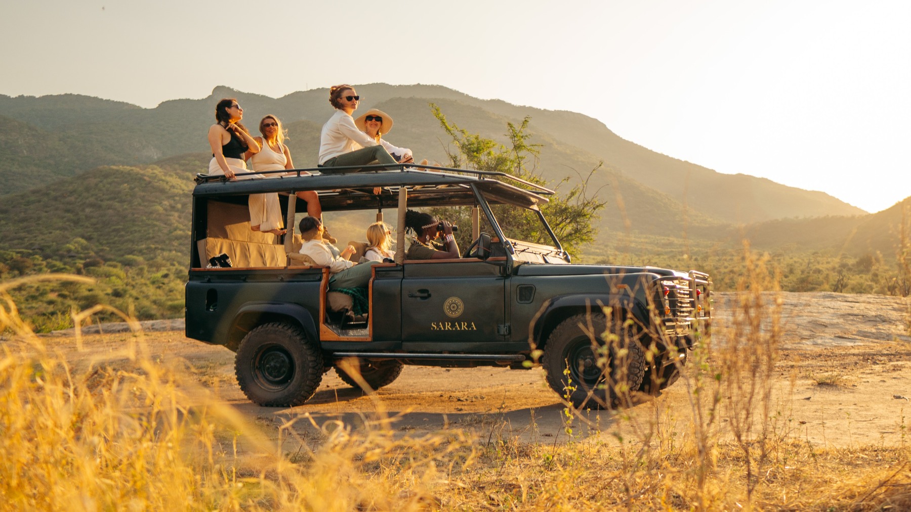 This awesome electric land rover conversion keeps a Kenyan Safari Lodge ...