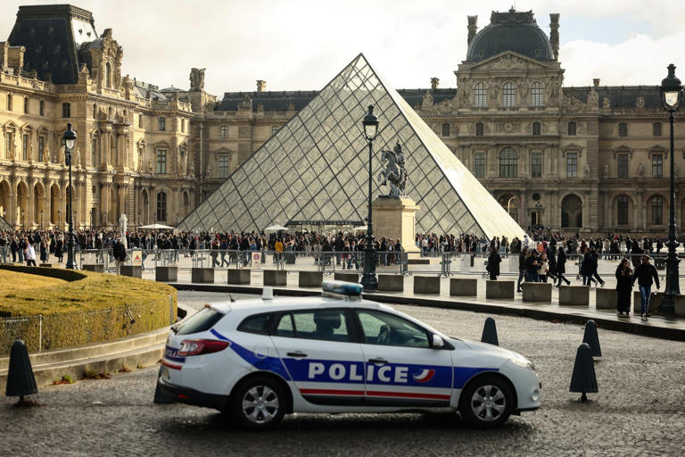 All members of Louvre heist gang now in custody, police claim