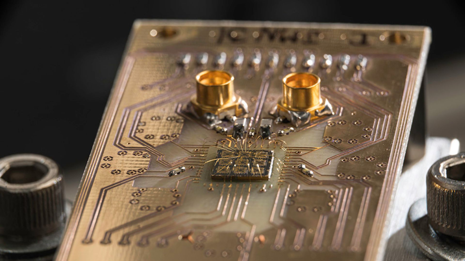 Record-breaking quantum semiconductor drives electrons at near ...