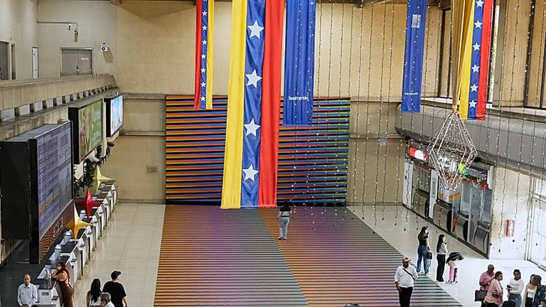Travellers stranded in Venezuela as airlines halt flights amid security ...