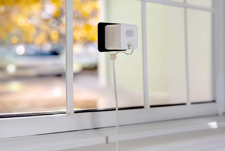 Wyze’s new security camera watches your yard from inside your home