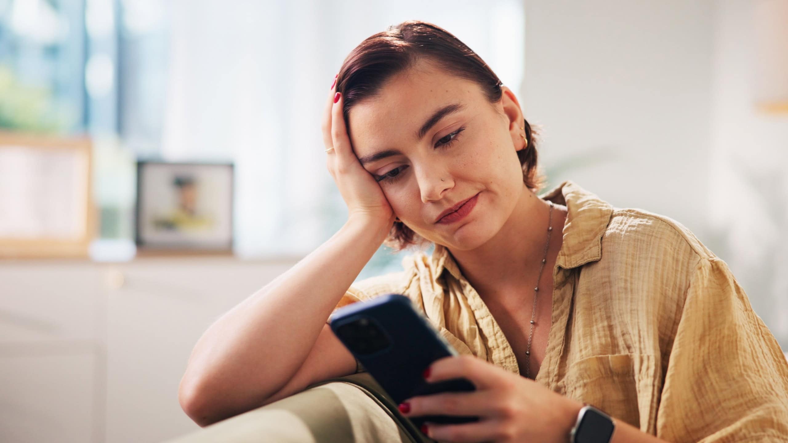10 actions that suggest someone is pulling away