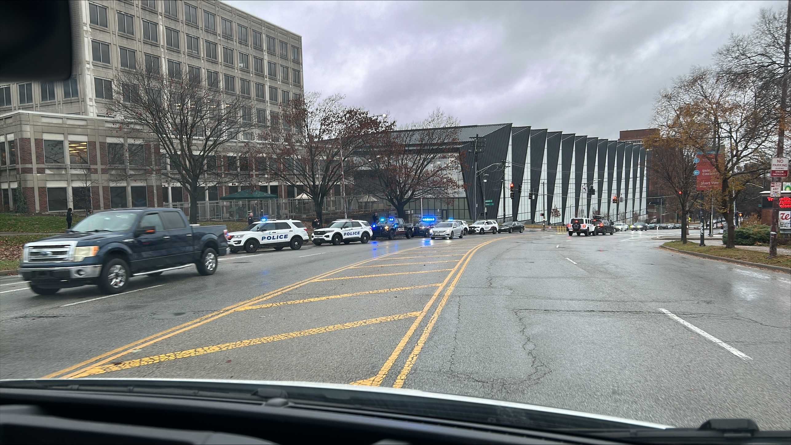 Police respond to report of shots fired in Kroger parking lot near UC