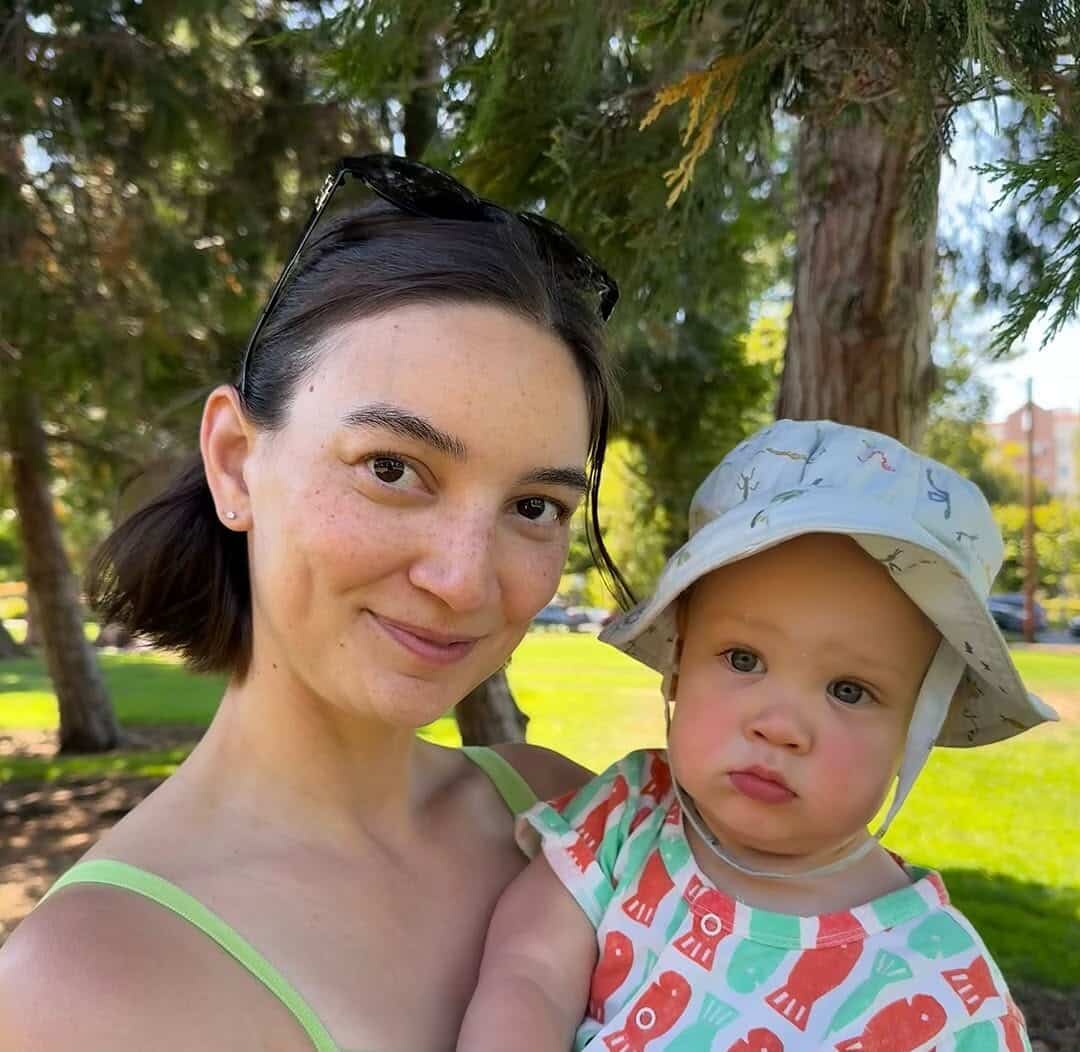 Cooking Influencer Emily Mariko Announces Her Second Pregnancy in the(02)