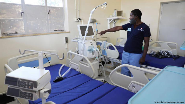 В последние годы некоторые больницы Зимбабве прошли серьёзные модернизации, поскольку персонал не хватает для использования новейших технологий