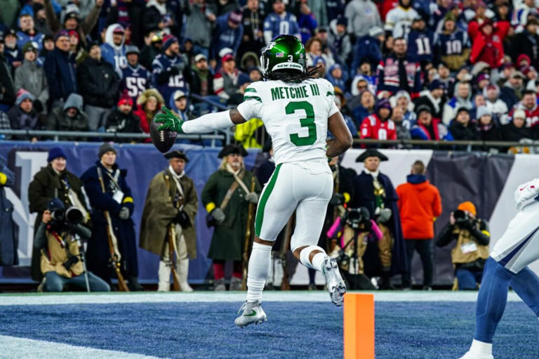 Young Receiver Proving to Be Worth the Risk for Jets