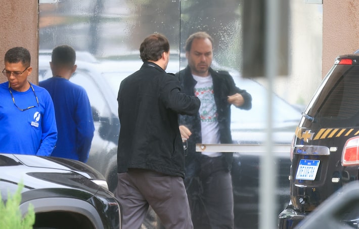 Carlos Bolsonaro visitou o pai na Superintendência da PF Foto: Wilton Junior/Estadão