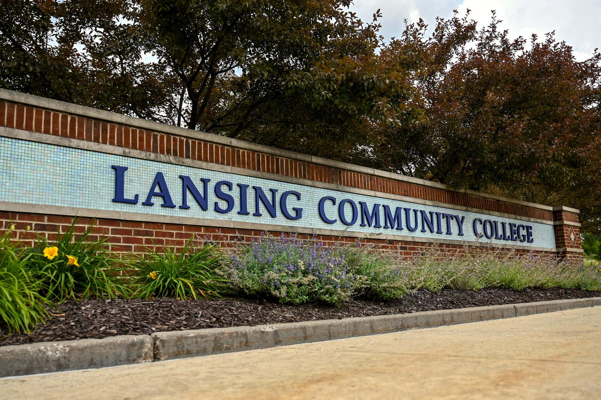 Lansing Community College, Cleary University ink deal to make credit ...