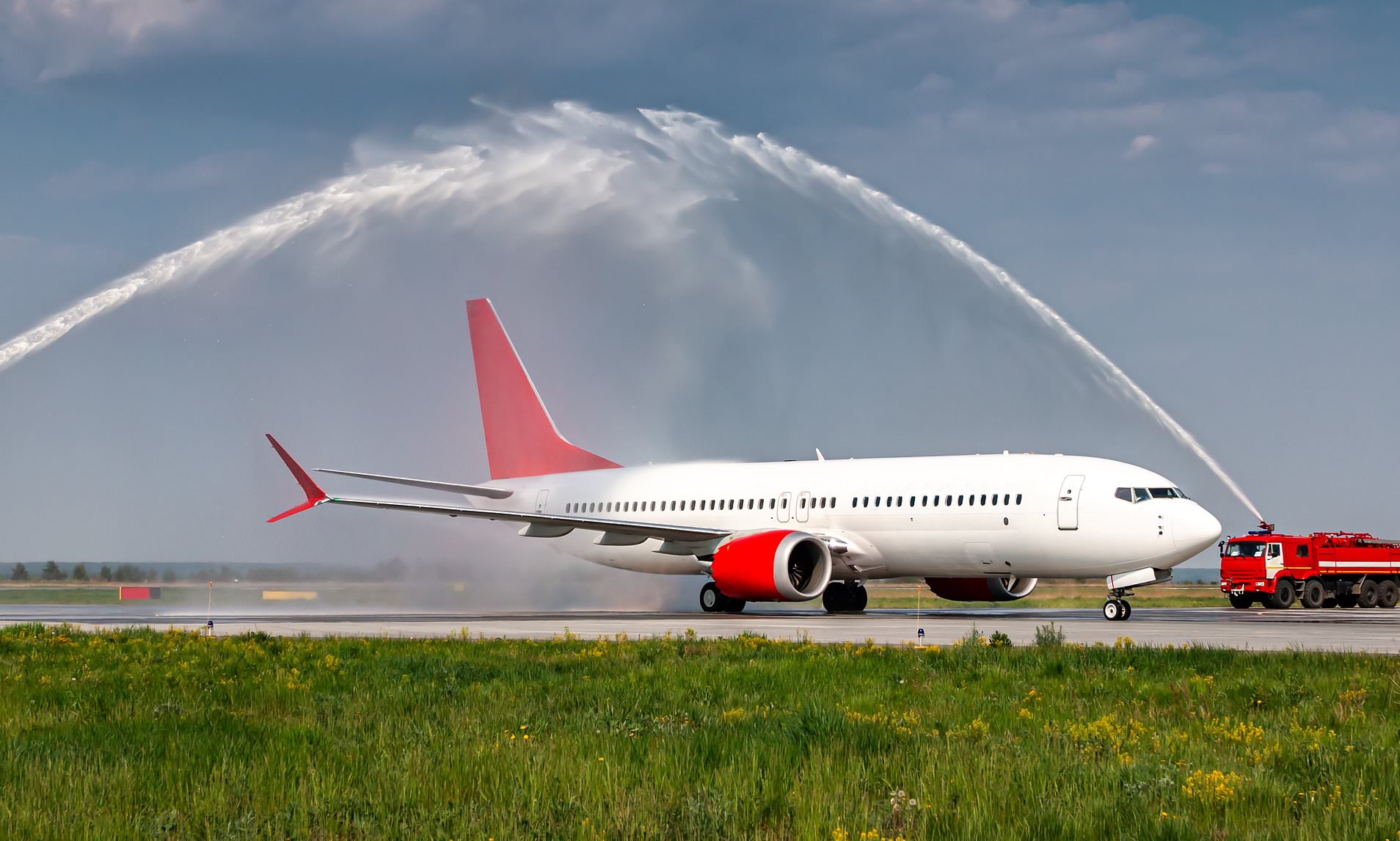 the-bizarre-reason-why-planes-get-sprayed-by-water-before-taking-off