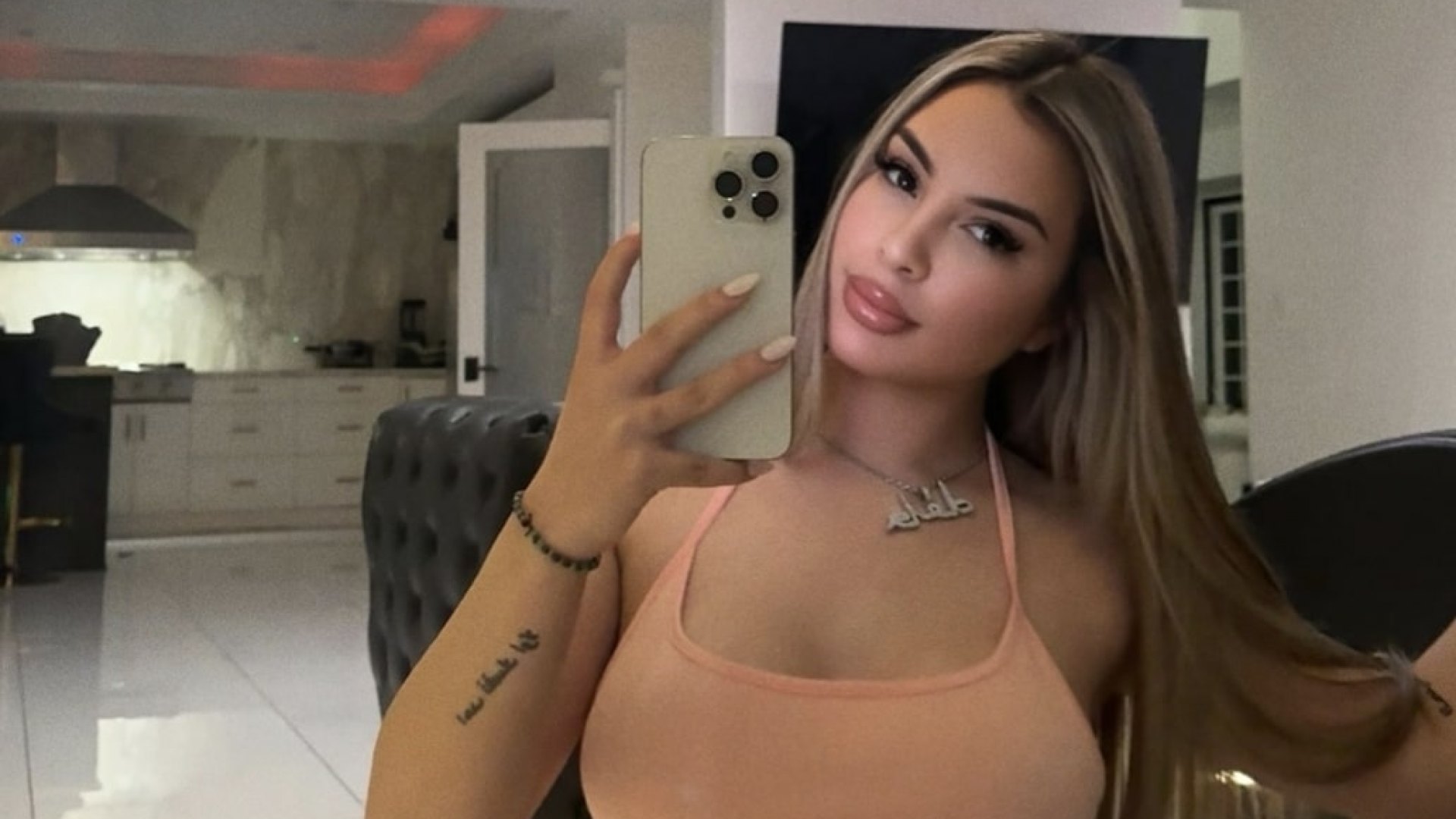 Who Is Maria De La Rosa? Latin Singer Killed in Ambush-Style Murder in ...