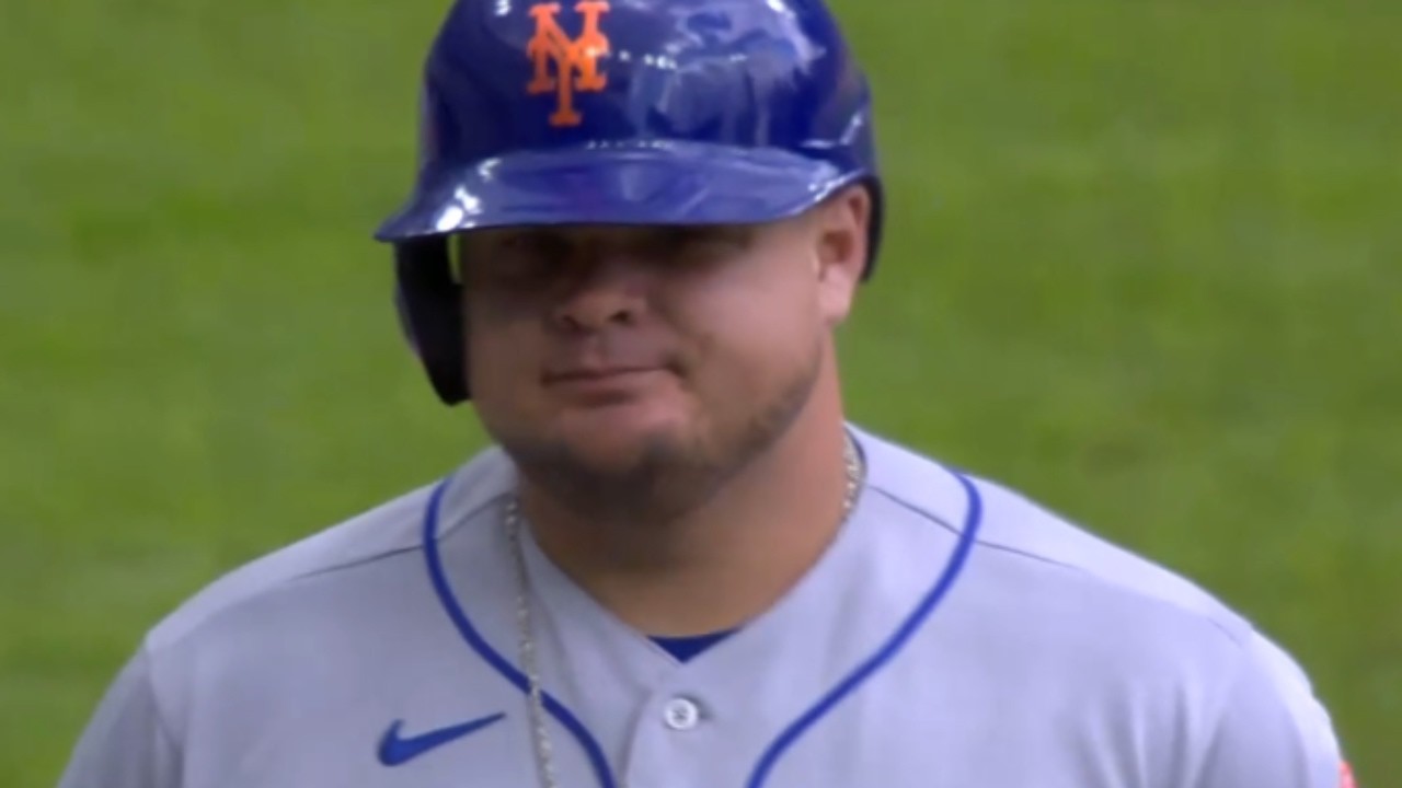 When MLB players are so slow they make impossible plays look easy