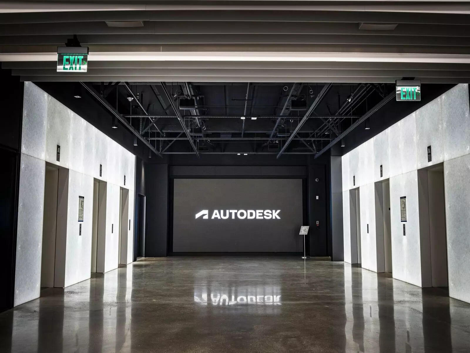 Autodesk projects quarterly results above estimates on cloud ...