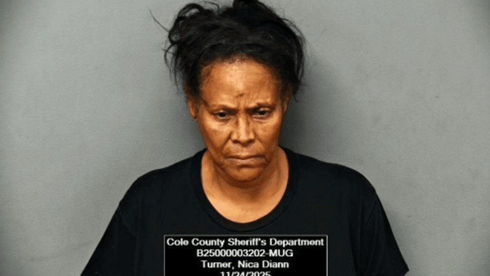Jefferson City woman charged, accused of chasing daughter with knife