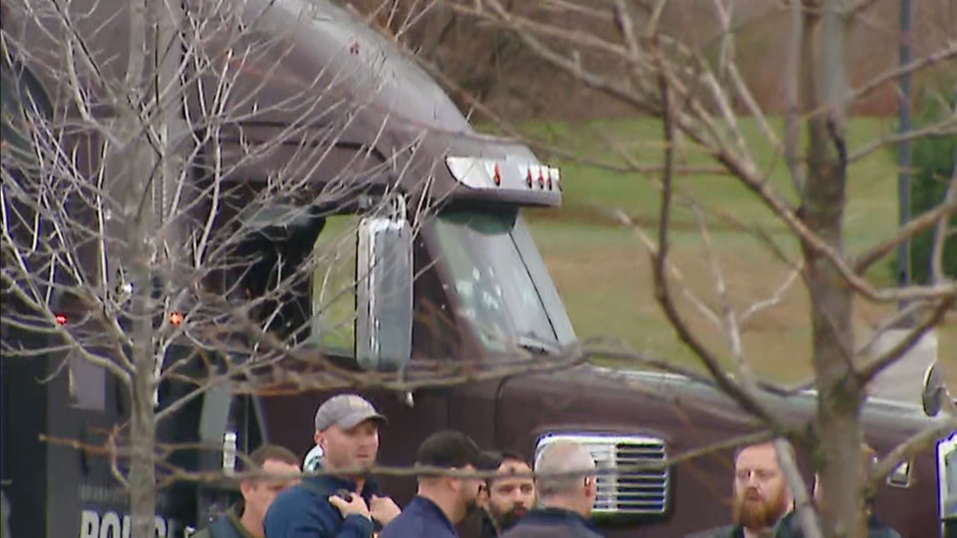 Indianapolis police at Franklin warehouse kill person of interest in ...