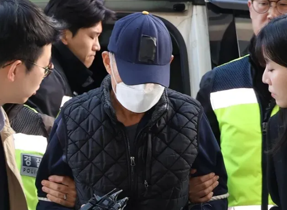 경기 부천시 한 전통시장에서 돌진 사고를 낸 67세 트럭 운전자, 연합뉴스