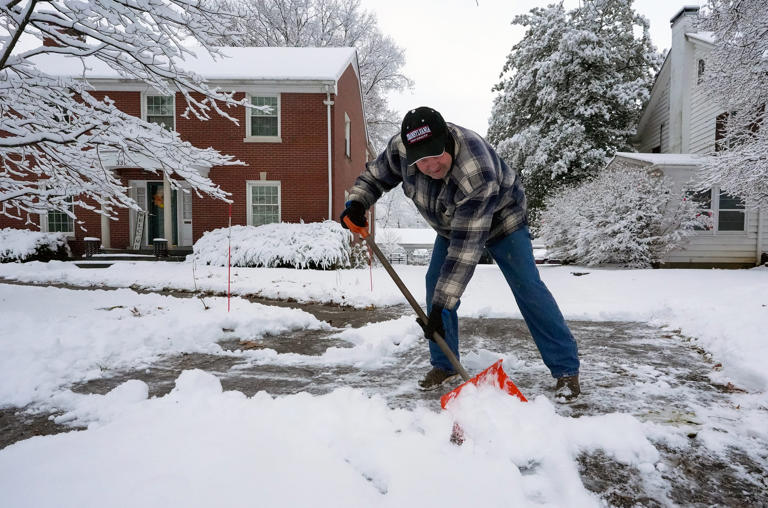 ¿A qué edad se puede palear nieve? Esto es lo que dicen los cardiólogos.