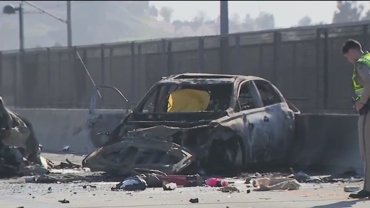 2 killed in Highway 87 crash