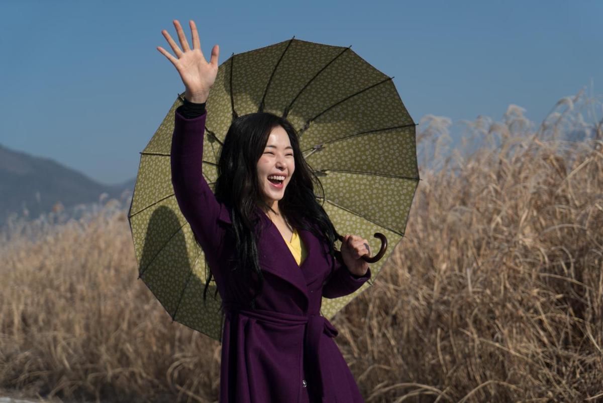 4 Film Komedi Lee Honey, Terbaru The People Upstairs